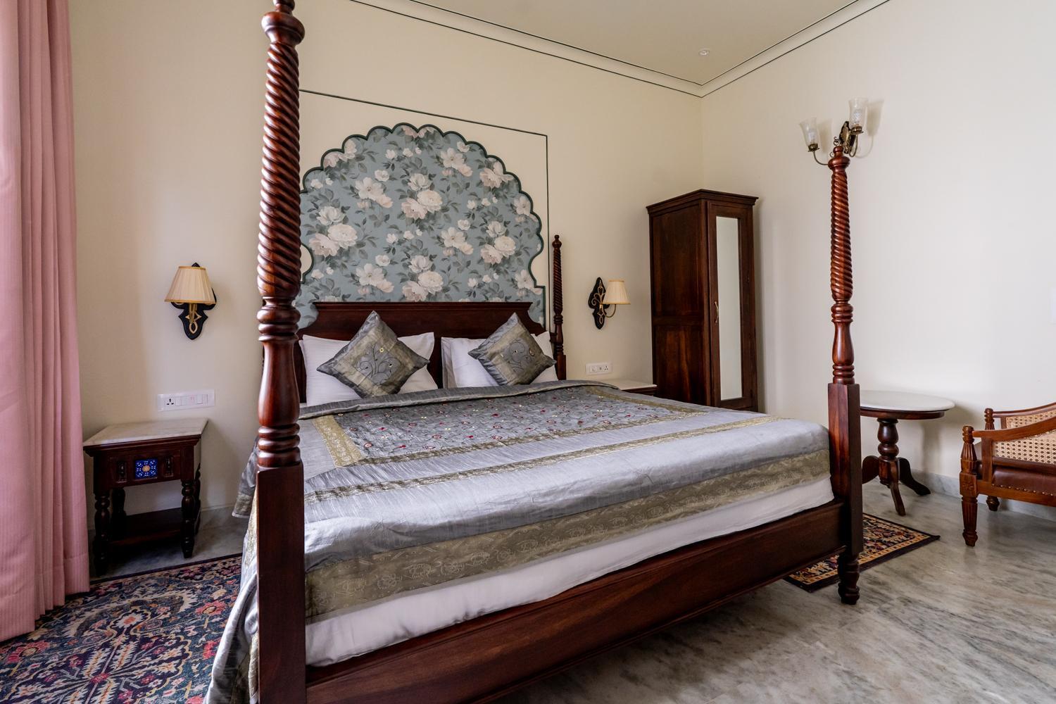 Dera Homestay